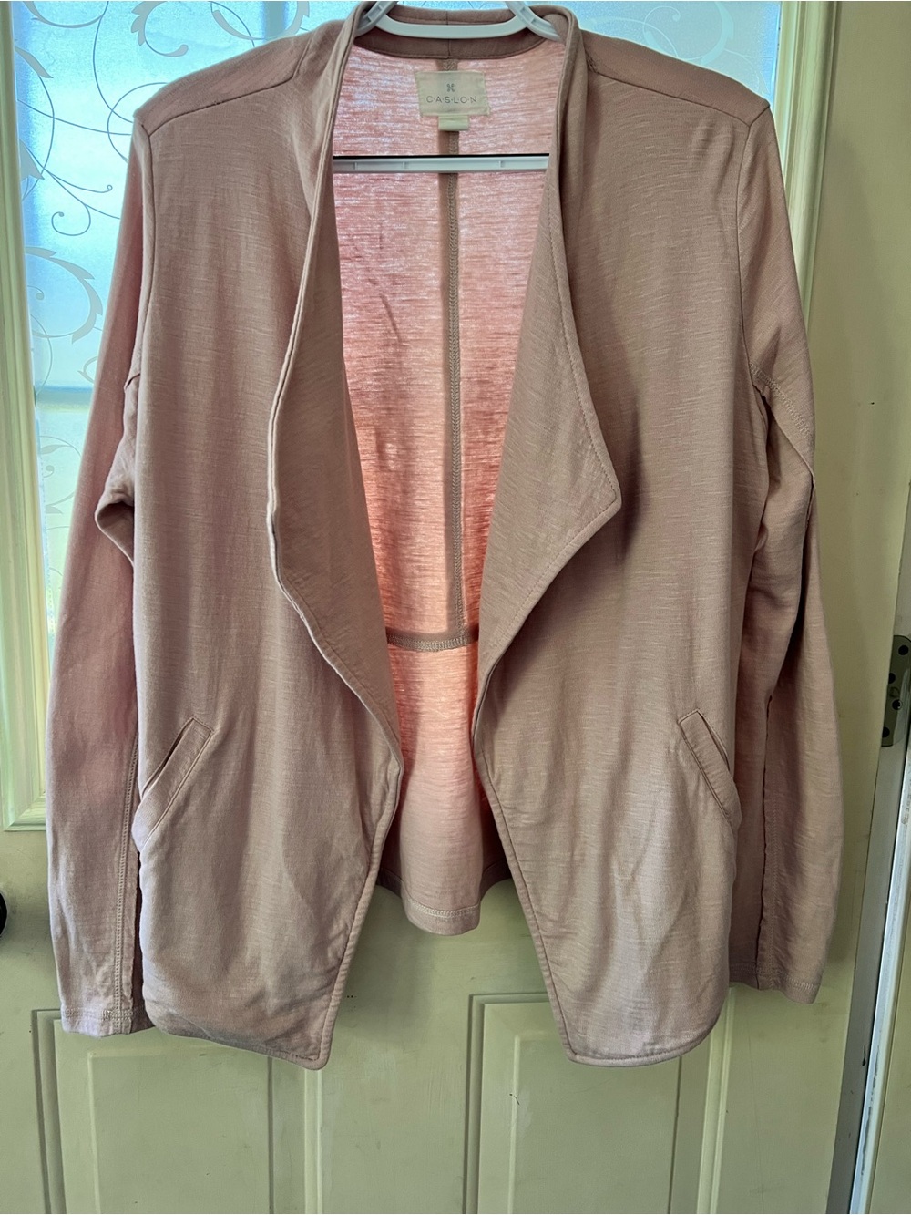 Caslon XL draped collar knit blazer
In blush pink with open front, waterfall.
